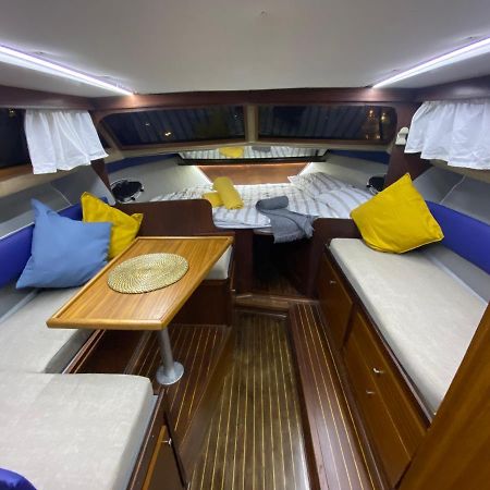 فندق سان أدريان دي بيزوسفي  Laura Boat المظهر الخارجي الصورة